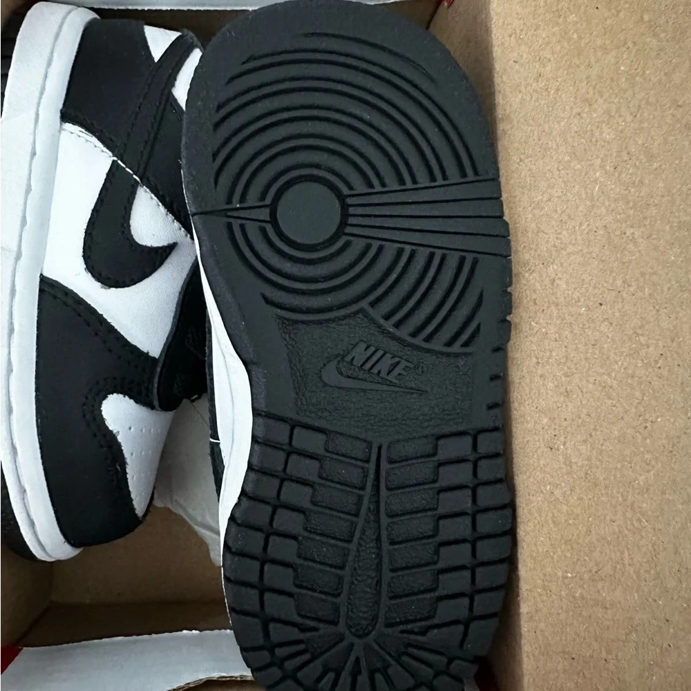 Nike Kids Black and White Hook-and-Loop Sneakers - Picture 2 of 3